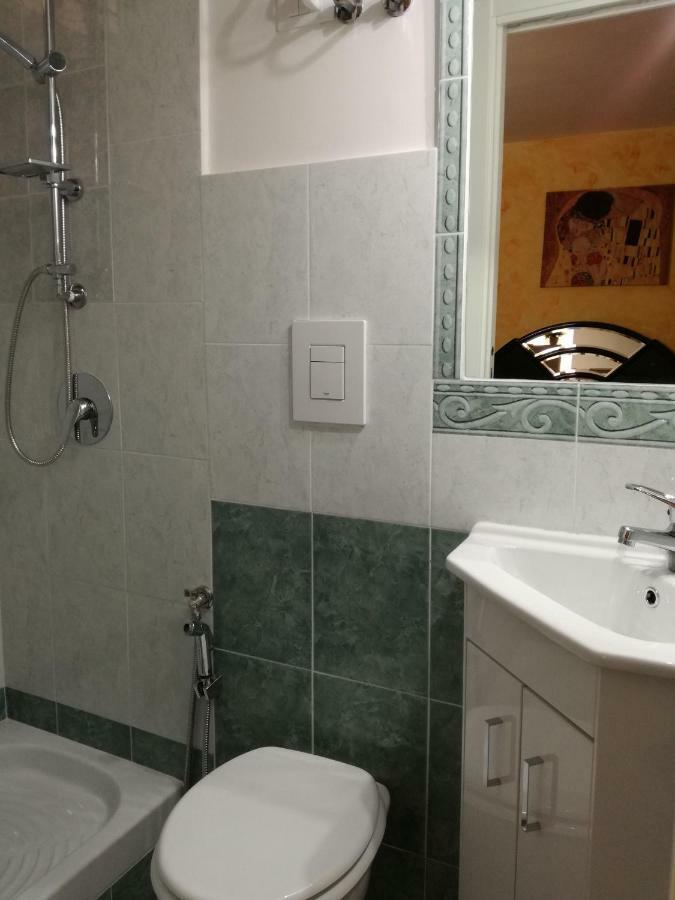 Antoinette Apartment Гаета Екстериор снимка